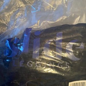 Slide leggings (As seen on Tik Tok)